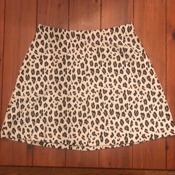Loft Leopard Miniskirt - Picture 2 of 4